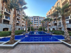 Brandnew 3 Room Apartment with Poolview in Cascadas Resort
